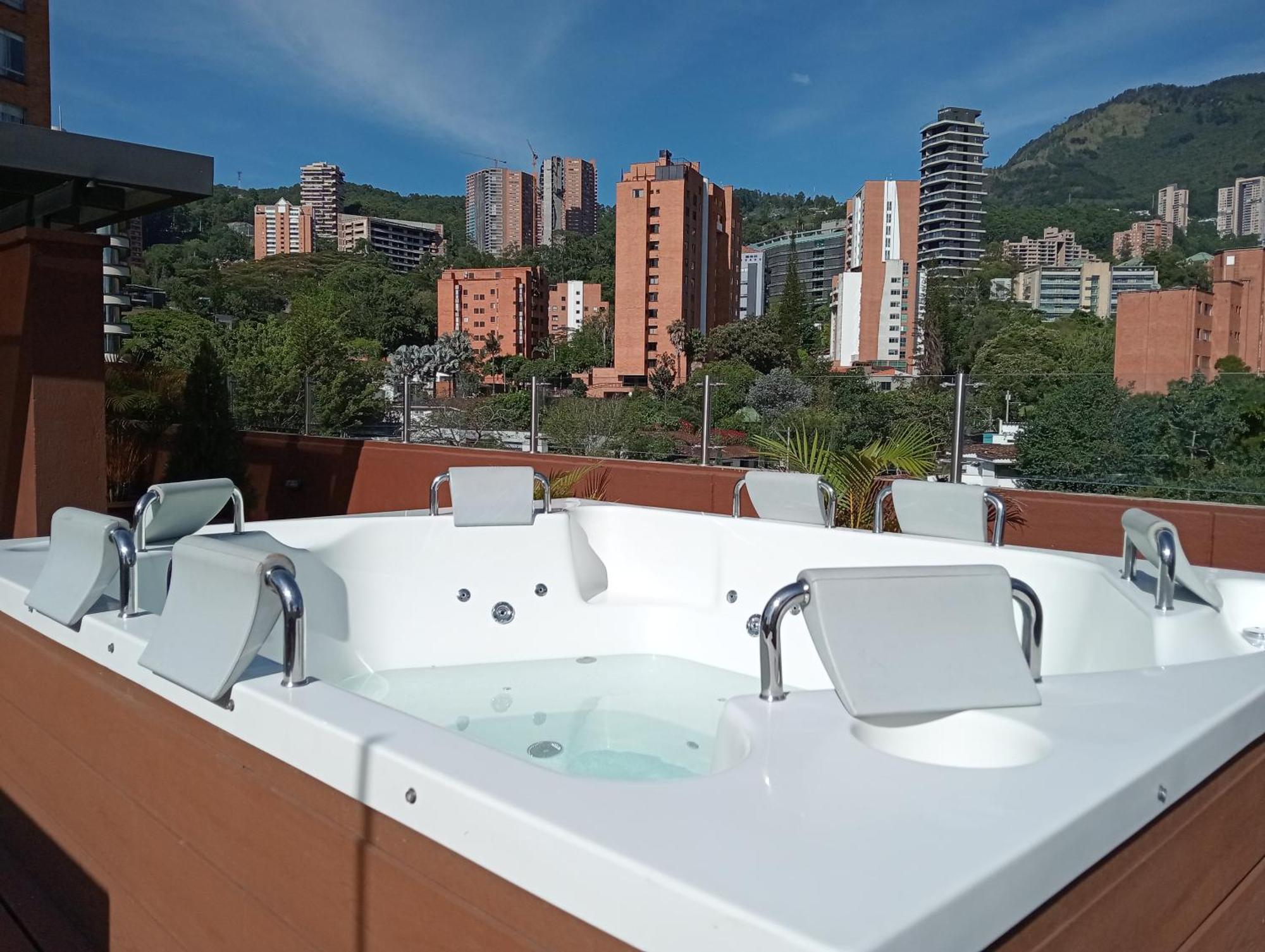 Hotel Lomas 10 Medellin By Dico Экстерьер фото